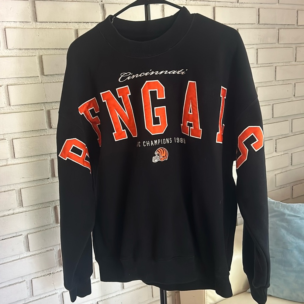 Abercrombie & Fitch NFL essential crew neck sweatshirt Cincinnati Bengals